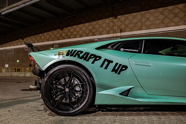 Фото дисков Anrky AN11 Черный глянец на Lamborghini Huracan