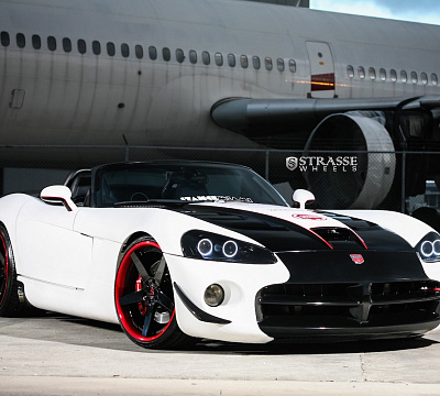 Фото дисков Strasse Wheels S5 Deep Concave на Dodge Viper