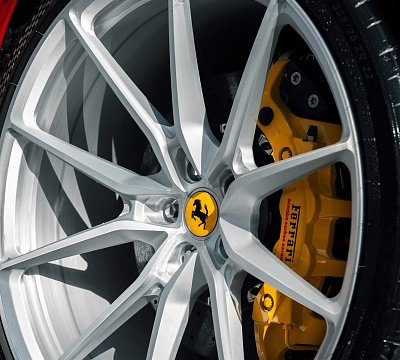 Фото дисков Anrky AN12 на Ferrari 812