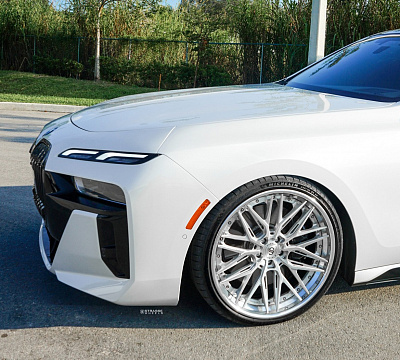 Фото дисков Strasse Wheels SV10M-RS Deep Concave FS на BMW 7 (G70)