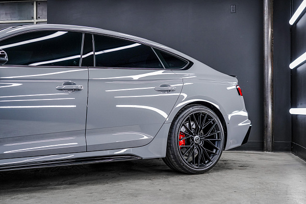 Фото дисков HRE FF28 Черный сатин на Audi A/S/RS 5 (F5)