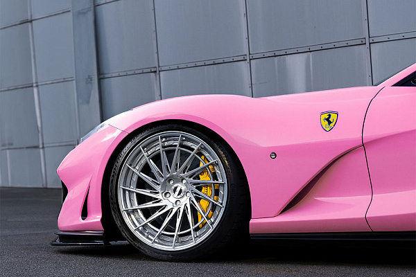 Фото дисков Radi8 R801 2-Piece Полированный лак на Ferrari 812