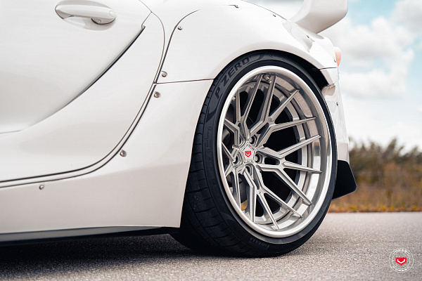 Фото дисков Vossen M-X3 (3-Piece) Глянцевый тонированный лак на Toyota Supra A90