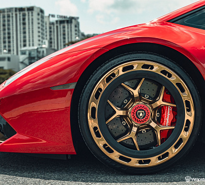 Фото дисков Brixton Forged PF7 Aerotech на Lamborghini Huracan