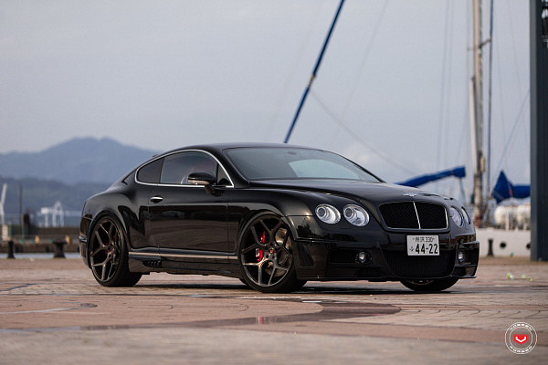 Фото дисков Vossen CG-205 Черный глянец на Bentley Continental GT II