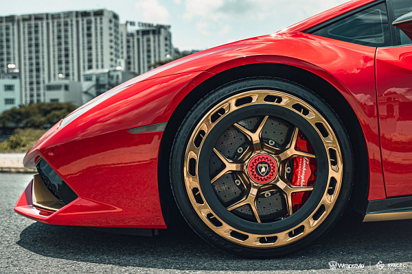 Фото дисков Brixton Forged PF7 Aerotech Глянцевая темная медь на Lamborghini Huracan