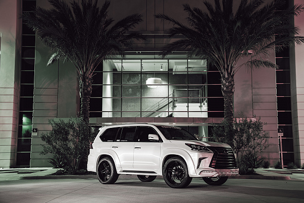 Фото дисков Savini SV71 Черный глянец на Lexus LX III