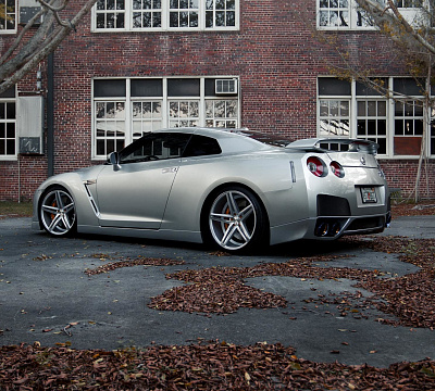 Фото дисков Vossen CV5 на Nissan GT-R