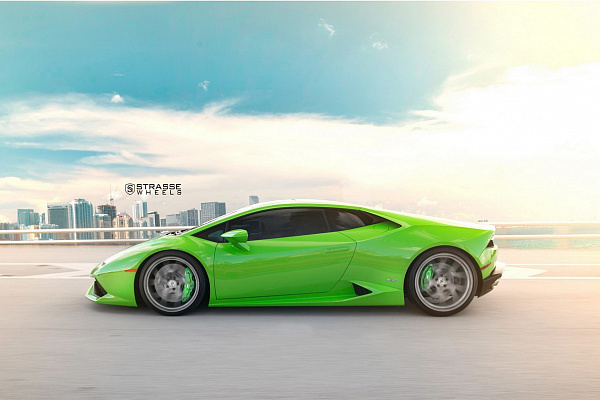 Фото дисков Strasse Wheels SM5RT Deep Concave Monoblock Сатиновый темный лак на Lamborghini Huracan