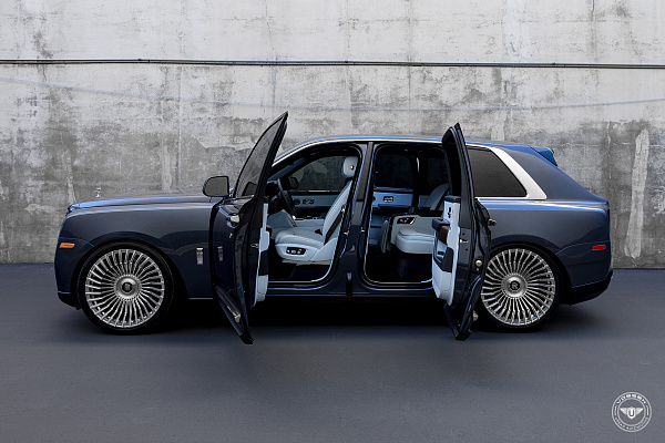Фото дисков Vossen UV-5 Глянцевый лак на Rolls-Royce Cullinan