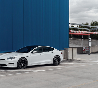 Фото дисков Vossen HFX-1 (5-Lug) на Tesla Model S