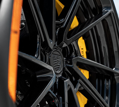 Фото дисков Anrky AN23 на Ferrari 812