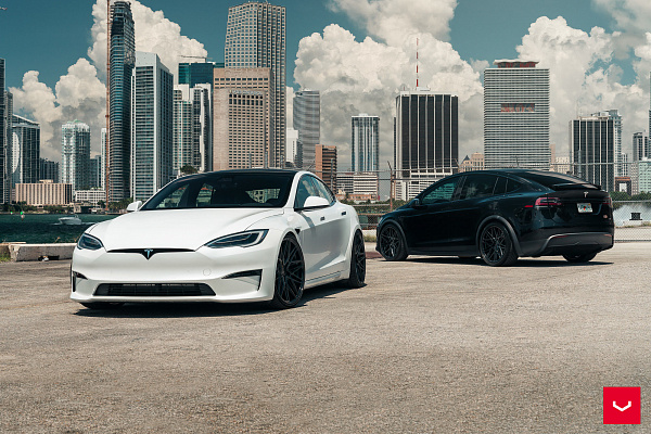 Фото дисков Vossen HF-7 Черный глянец на Tesla Model S