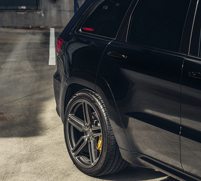 Фото дисков Vossen HF-1 на Jeep Grand Cherokee IV