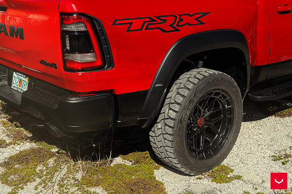 Фото дисков Vossen HFX-1 (6-Lug) Черный сатин на Ram 1500 V