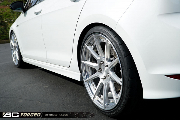 Фото дисков BC Forged HCS04 Глянцевый лак на Volkswagen Golf VII