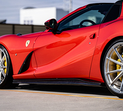 Фото дисков HRE P104SC на Ferrari 812