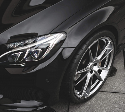 Фото дисков HRE FF04 на Mercedes-Benz C-Class (W205)