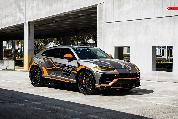 Фото дисков Anrky AN31 Черный глянец на Lamborghini Urus