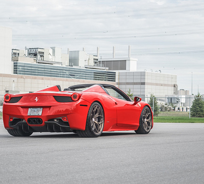 Фото дисков HRE P111SC на Ferrari 458