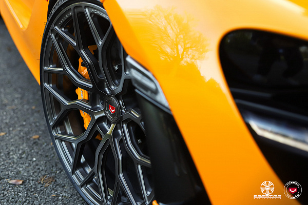 Фото дисков Vossen S17-01 Глянцевый темный лак на McLaren 720S
