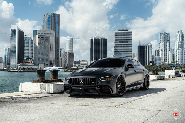 Фото дисков Vossen S17-13 Черный глянец на Mercedes-Benz AMG GT I