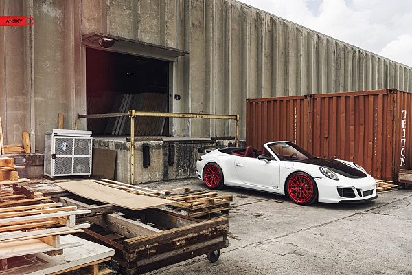 Фото дисков Anrky AN20 Красный сатин на Porsche 911 VII