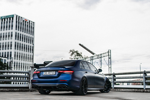 Фото дисков Brixton Forged R11-R Черный глянец на Mercedes-Benz E-Class (W213, S213, C238)