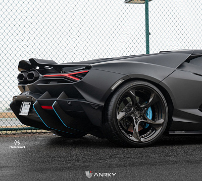 Фото дисков Anrky XR-205 на Lamborghini Revuelto