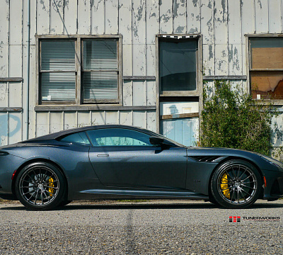 Фото дисков HRE P103 на Aston Martin DBS 2