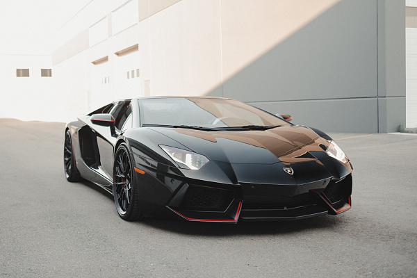Фото дисков Brixton Forged PF10-RS Черный глянец на Lamborghini Aventador