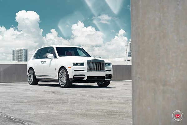 Фото дисков Vossen S17-15T Глянцевый лак на Rolls-Royce Cullinan