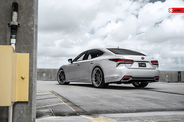 Lexus LS500