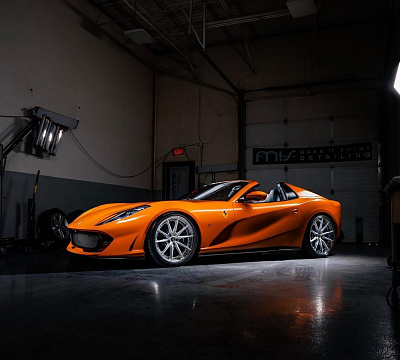 Фото дисков HRE S104SC на Ferrari 812