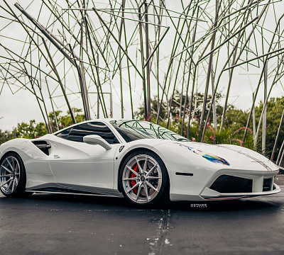 Фото дисков Strasse Wheels SV10 Deep Concave Duoblock на Ferrari 488