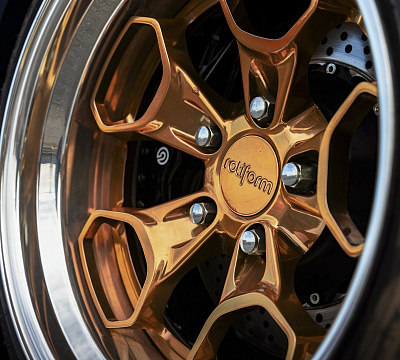 Фото дисков Rotiform HUR на Porsche 911 II