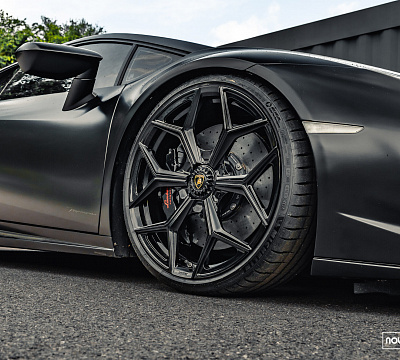 Фото дисков NOVITEC NL4 на Lamborghini Huracan