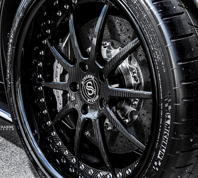 Фото дисков Strasse Wheels R10 Signature на Chevrolet Corvette C6