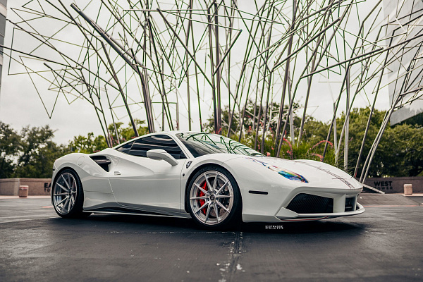 Фото дисков Strasse Wheels SV10 Deep Concave Duoblock Глянцевый лак на Ferrari 488