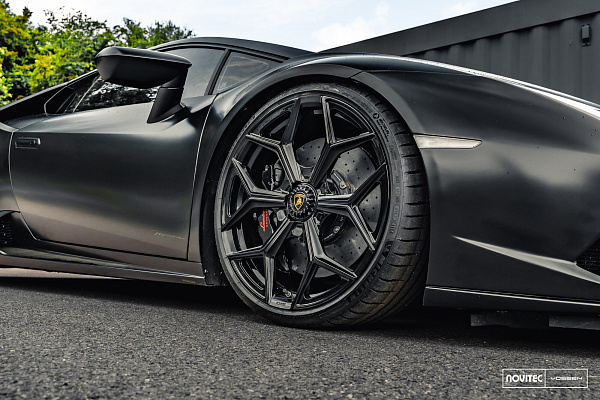 Фото дисков NOVITEC NL4 Черный глянец на Lamborghini Huracan