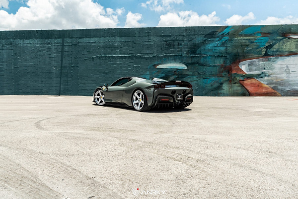 Ferrari SF90 Spider