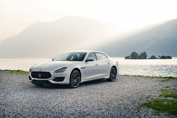 Фото дисков Maserati ATLANTE Глянцевый темный лак на Maserati Quattroporte VI