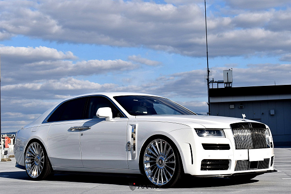 Фото дисков Anrky RF-282 Полированный лак на Rolls-Royce Ghost I