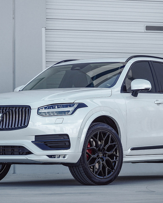 Фото дисков HF-2 Черный глянец на Volvo XC90 II