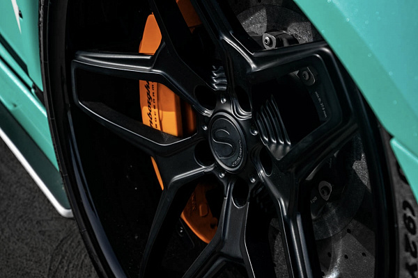 Фото дисков Savini SV79 Черный сатин на Lamborghini Aventador