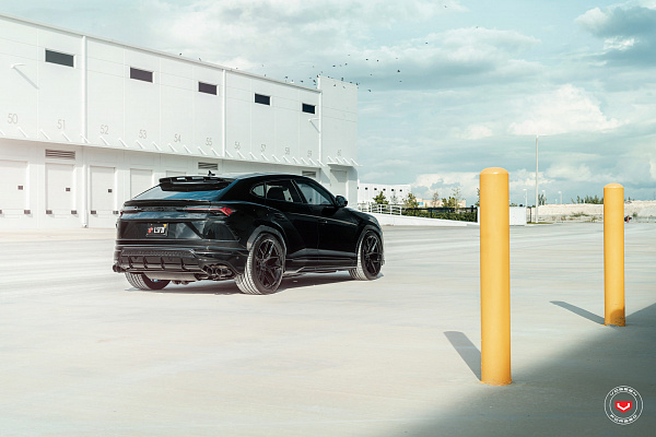 Фото дисков Vossen S21-01 Черный глянец на Lamborghini Urus