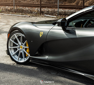Фото дисков Anrky AN28 на Ferrari 812
