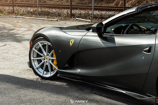 Фото дисков Anrky AN28 Глянцевый лак на Ferrari 812