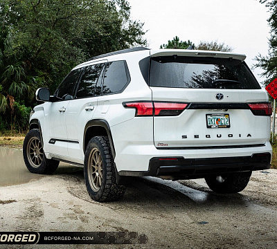 Фото дисков BC Forged TD01 на Toyota Sequoia III