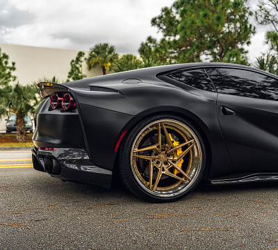 Фото дисков Anrky S3-X3 на Ferrari 812